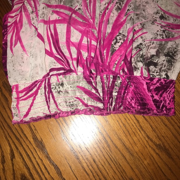 EUC Cold Shoulder Short Sleeve Elastic Hem V-Neck Top Shirt Size L - so cute! - Picture 5 of 8